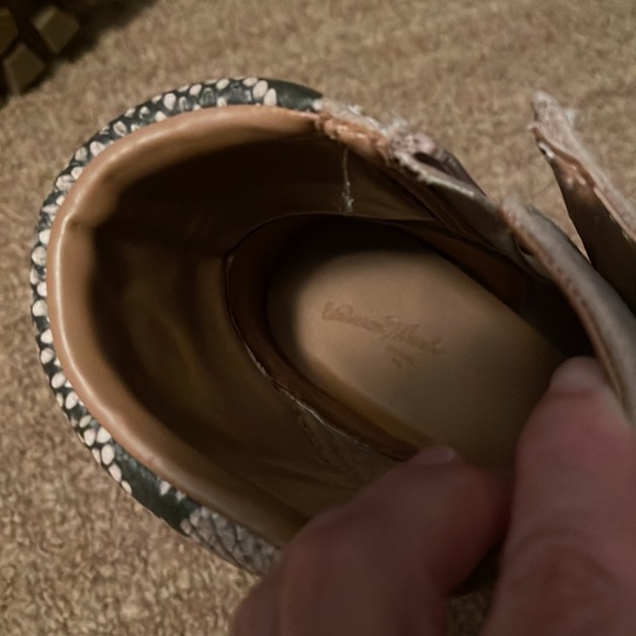 Universal Thread tan boots. Size 8 1/2. New! - Picture 10 of 10